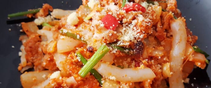 มักกะโรนีเส้นบุกผัดไข่